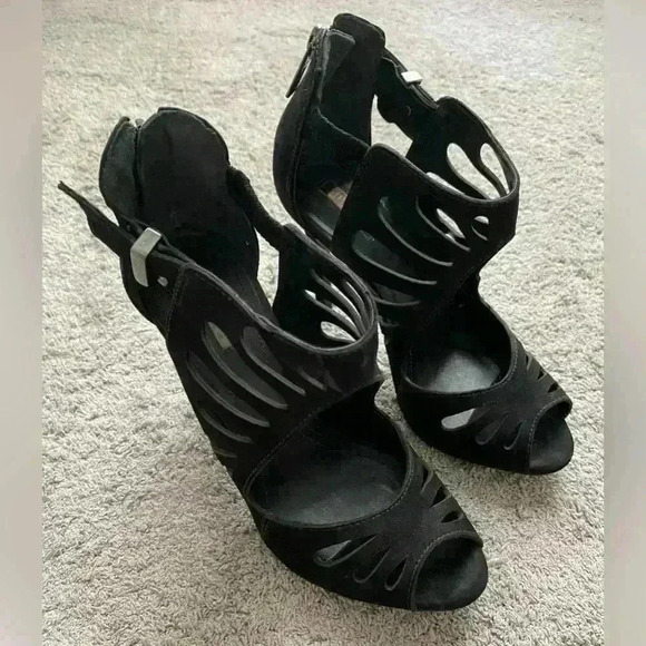 NEW Schutz Leather Laser Cutout Stilettos - Picture 7 of 11